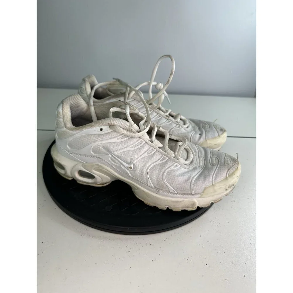 Nike Air Max Plus GS White Metallic Silver 2019 Size 5.5Y AR1852-100